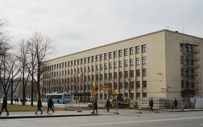 Смольный приобретет до конца года 43 соцобъекта