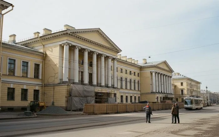 Конюшенное ведомство в Санкт-Петербурге ушло с молотка по программе "Рубль за метр"